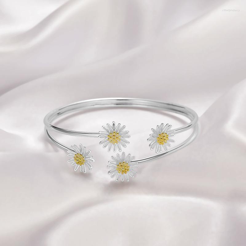 

Bangle Fashion Elegant Four Little Daisy Open For Women Small Fresh Jewelry Gifts