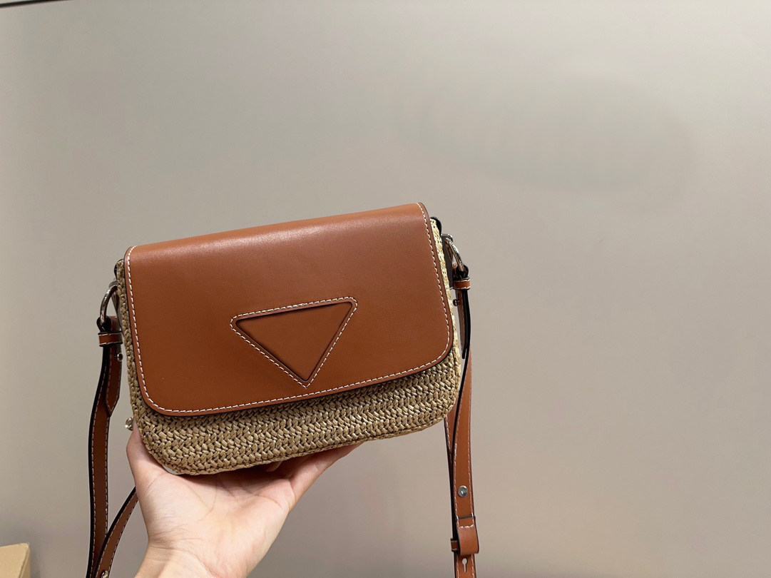 

TZ Stylish Designer bag Summer straw leather Crossbody bag Fashion square Flap handbags Women Luxury beach vacation woven shoulder messenger bags Dinner handbags, White
