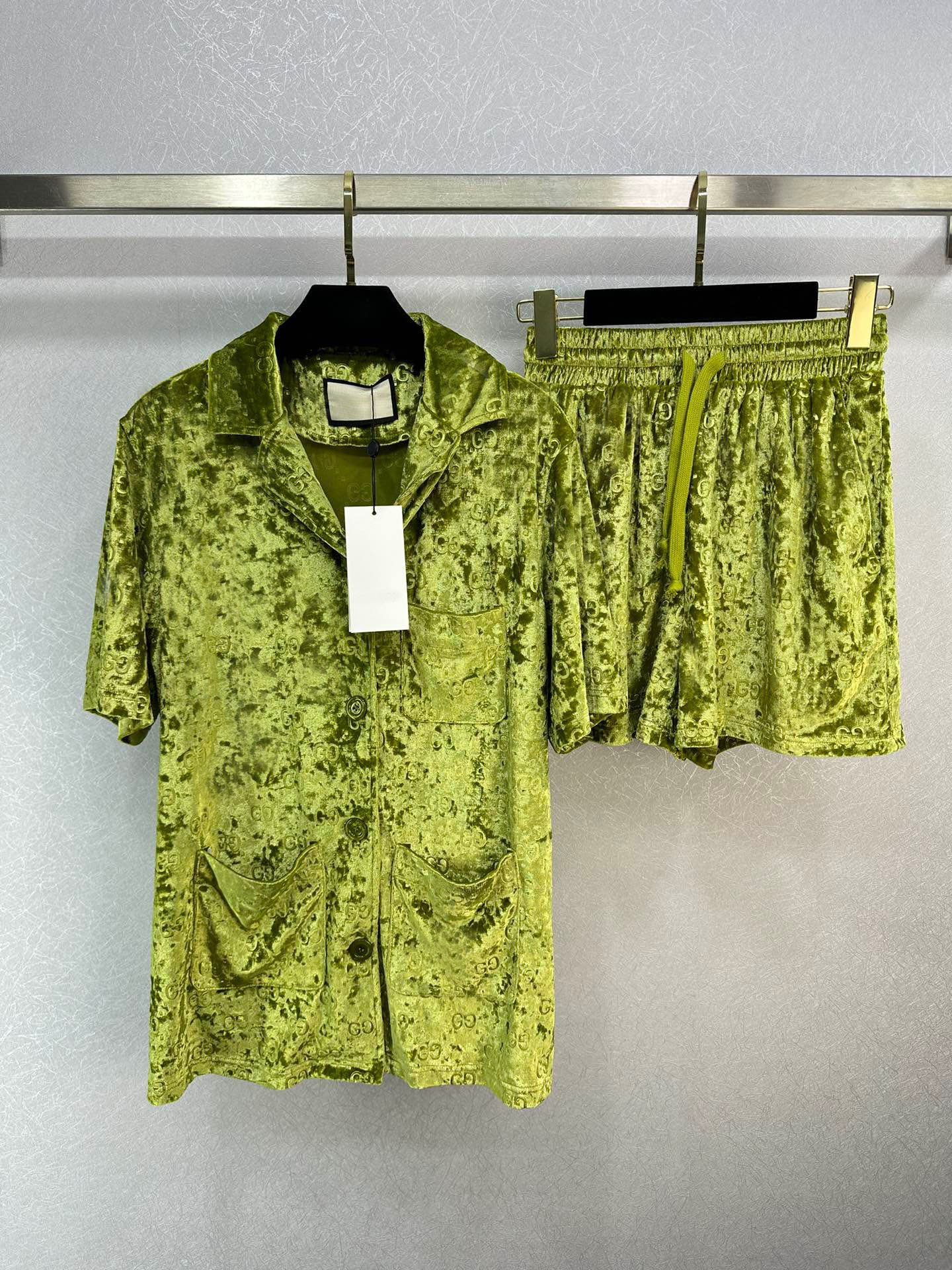 

2023 Fashion Casual Flocking Embroidery Short Set Women Tracksuit Loose Long Shirt Top And High Waist Shorts Two Piece Sets Outfits, Green