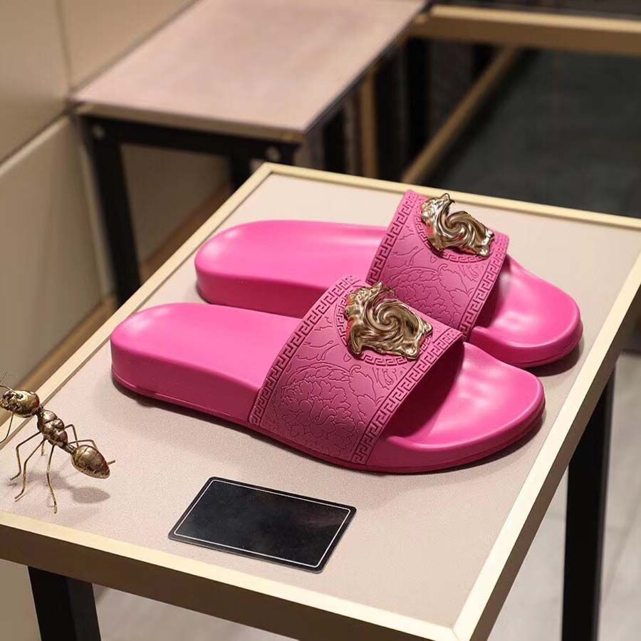 

Summer luxury Designer Slippers Summer sandals Men Beach Indoor Flat Flip Flops Leather Lady Women Fashion Classic Shoes Ladies Size 35-46 with box