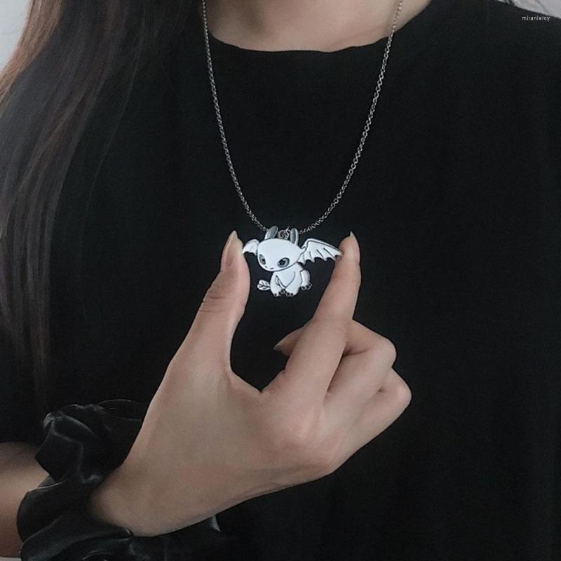 

Pendant Necklaces 2pcs/lot Night Fury Cartoon Women Men Black White Dragon Metal Couple Jewelry Chain Gift Halloween