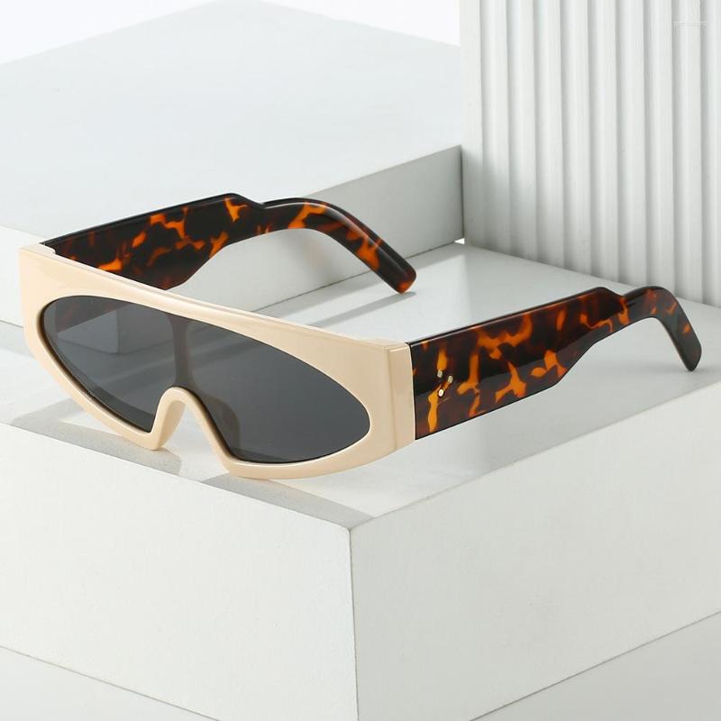 

Sunglasses Fashion One-piece Personality Street Europe And The United States Catwalk Light Luxury Ins Tide