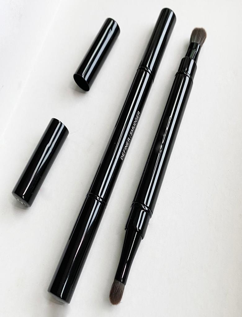 

CC Retractable Dual Tip Eyeshadow DefinerSmudger Makeup Brush Doubleended Portable Travel Eye Shadow Blending Cosmetics Tools3084505