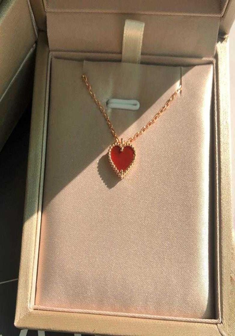 

Designer clover necklaces 925 silver little red heart necklace women039s 18K love agate clavicle chain rose color gift FJ5U2703700