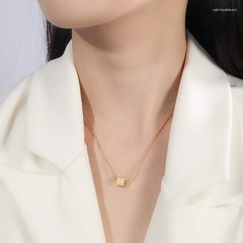 

Pendant Necklaces Titanium Steel Simple Fashion H Stereoscopic Small Square Necklace Wholesale INS Women Personality Collar Chain Jewelry