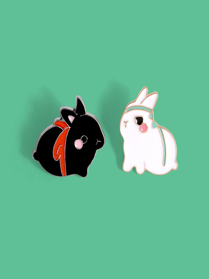 

New Creative and Funny Enamel Cartoon Cute Animal Black and White Rabbit Brooch Ins Tide Personality Wild Badge Cute Jewelry Gift7446263