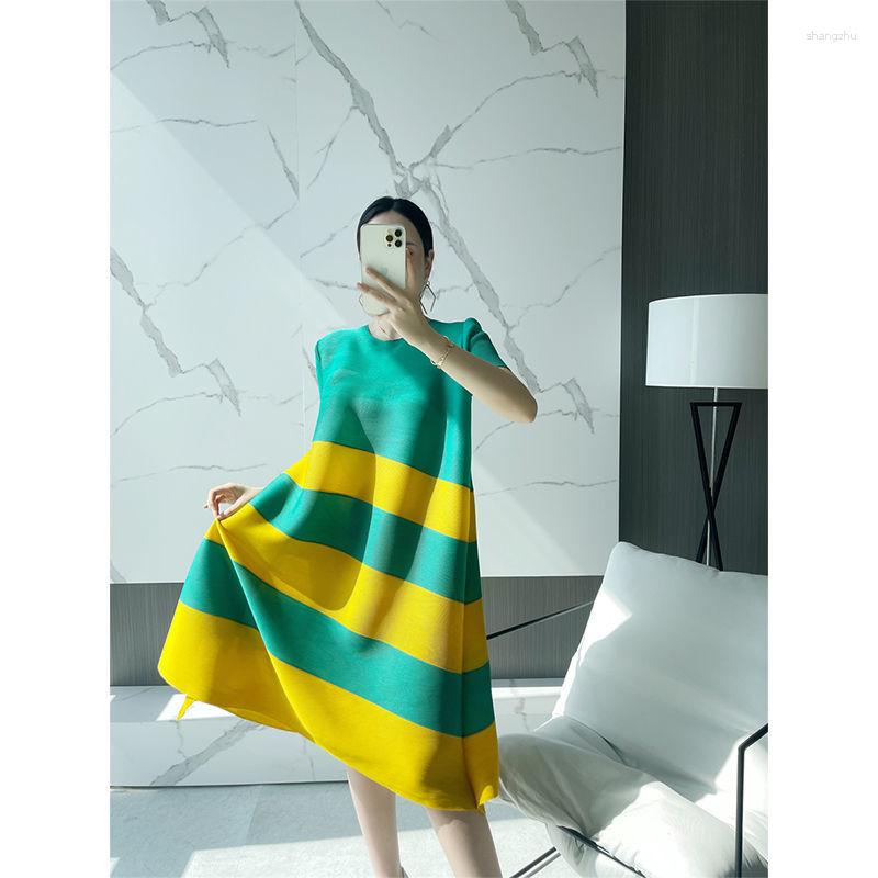 

Party Dresses Casual Dress Female 2023 Summer Striped Pleated Oneck Fashion Loose Temperament Short Sleeve Knee-length, Black