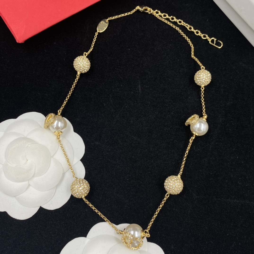 

2023 Exquisite International Luxury Lock Chain Pendant Necklace Bracelet Fashion Women's 18k Gold Plated Jewelry Selected Gift -35