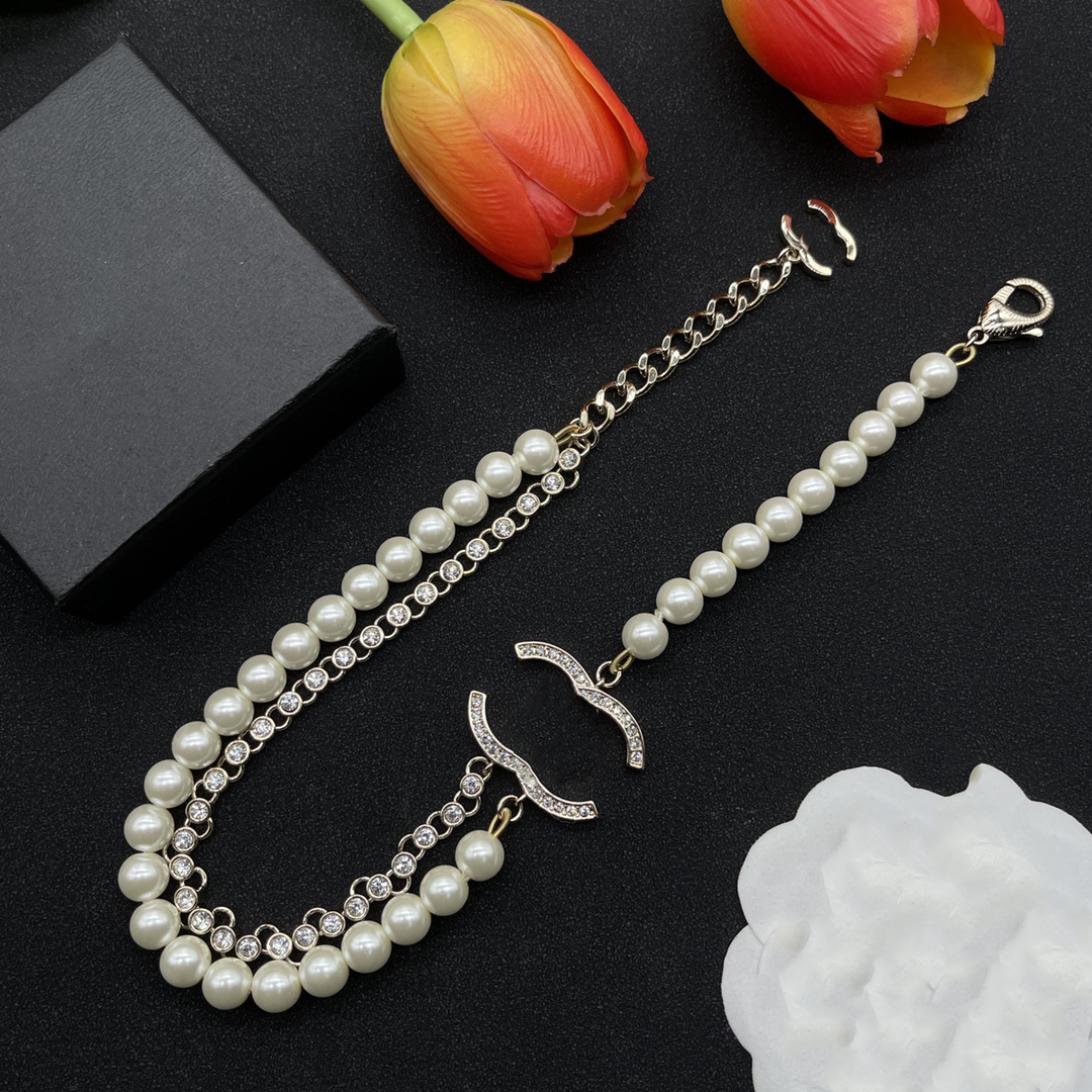 

Women ccity Luxury Necklace Pendant Designer pearl Crystal Brass C-Letter Necklaces Choker Jewelry Accessories 45