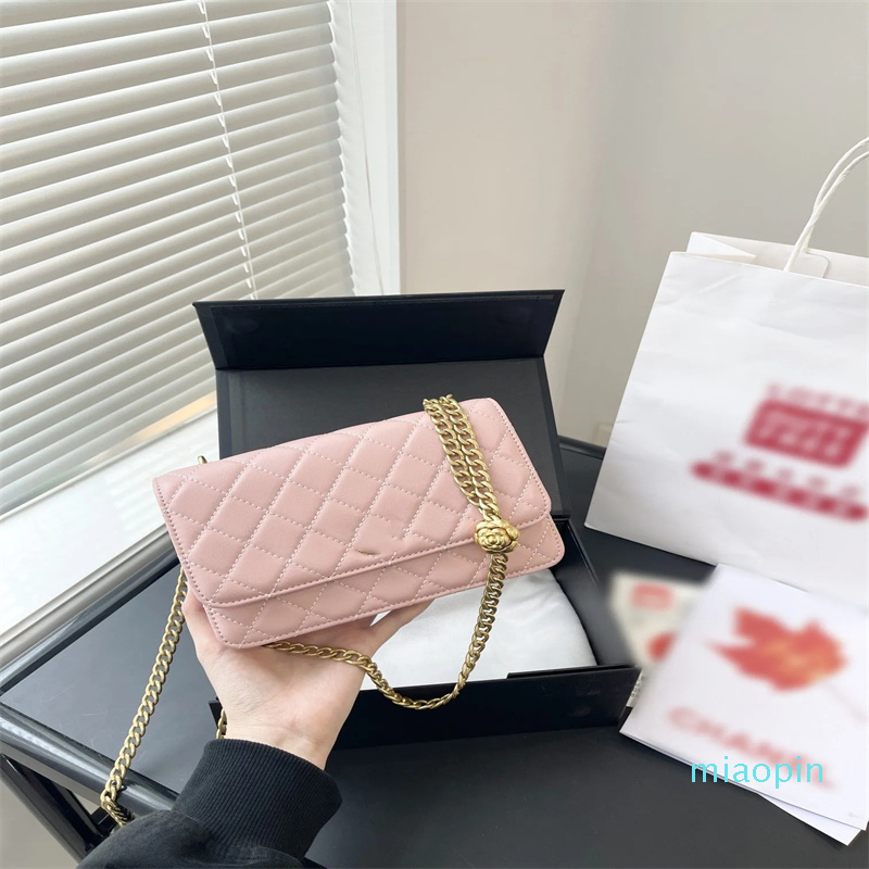 

2023 New Fashion Bag Fashionable Versatile Women's Wealth Bag Chain Simple High end One Shoulder Crossbody Small Square Bag 19*12cm, Black