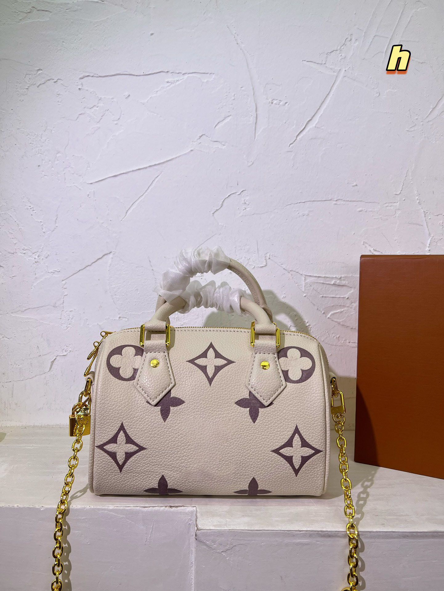 

Designer fashion bag messenger fashion bag 2023 spring shoulder ladies new explosions Joker summer bag chain pillow bag Tfkpn, Blue