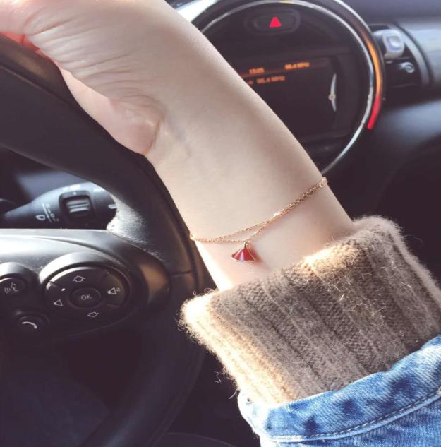 

Classic fashion designer Gemstone bracelet designers jewelry Scalloped pendant With highend gift packaging box6812157