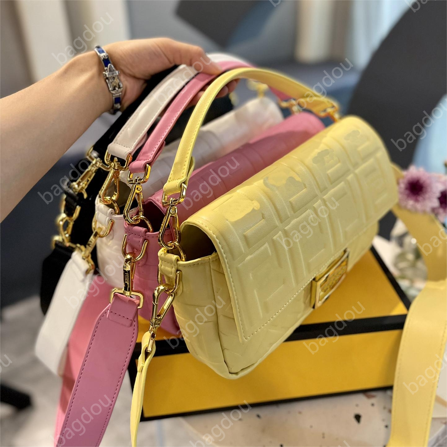 

Designers Baguette Shoulder Bags Handbags Purses Embossed Letter Crossbody Bag Tops Quality Women Underarm Bag with Box, Color 11