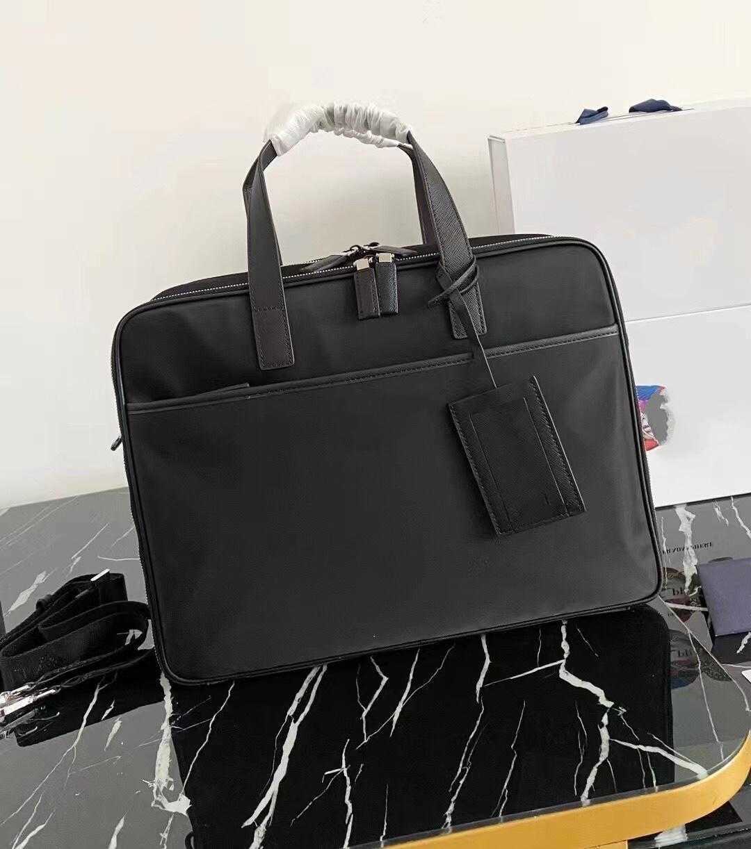 

Men's Briefcase Single Shoulder Diagonal Span Double-layer Lattice Internal Leather Insert Bag And Can Be Inserted Into Trolley Case High-capacity 39x 29x 11cm