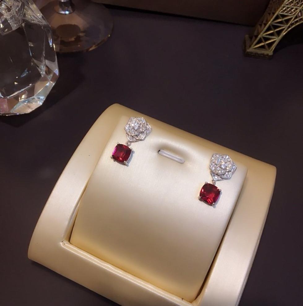 

2020 high quality fashion jewelry ladies earrings with party dresses jewelry charm gorgeous stud earrings QN0K1006917