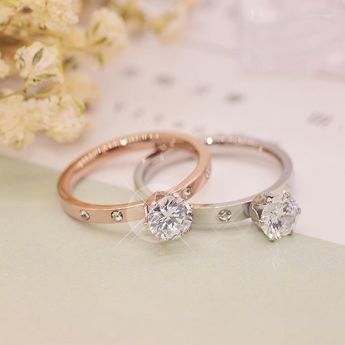 

Cluster Rings Korean Version Temperament 18K Titanium Steel One Single Diamond Zircon Six Claw Ring Female Simple Light Luxury