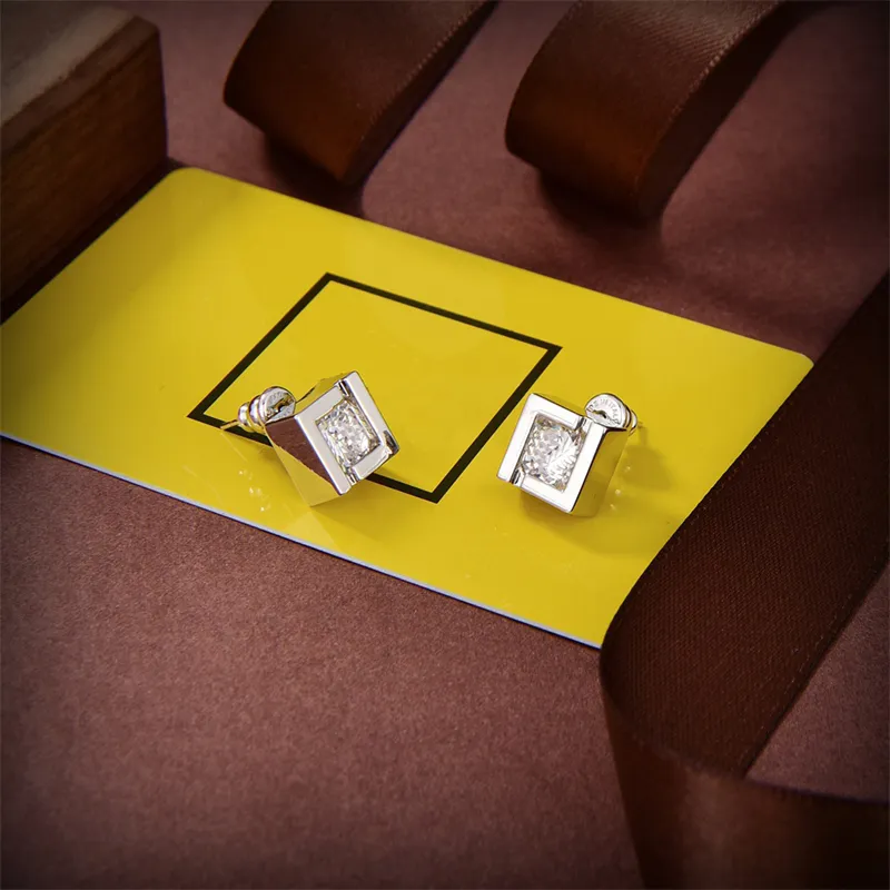 

Luxury Silver Earrings Stud Designer Jewelry for Women Diamond Earings Classic Earring With Box Dangle Earing F Accessories Gift 236213D