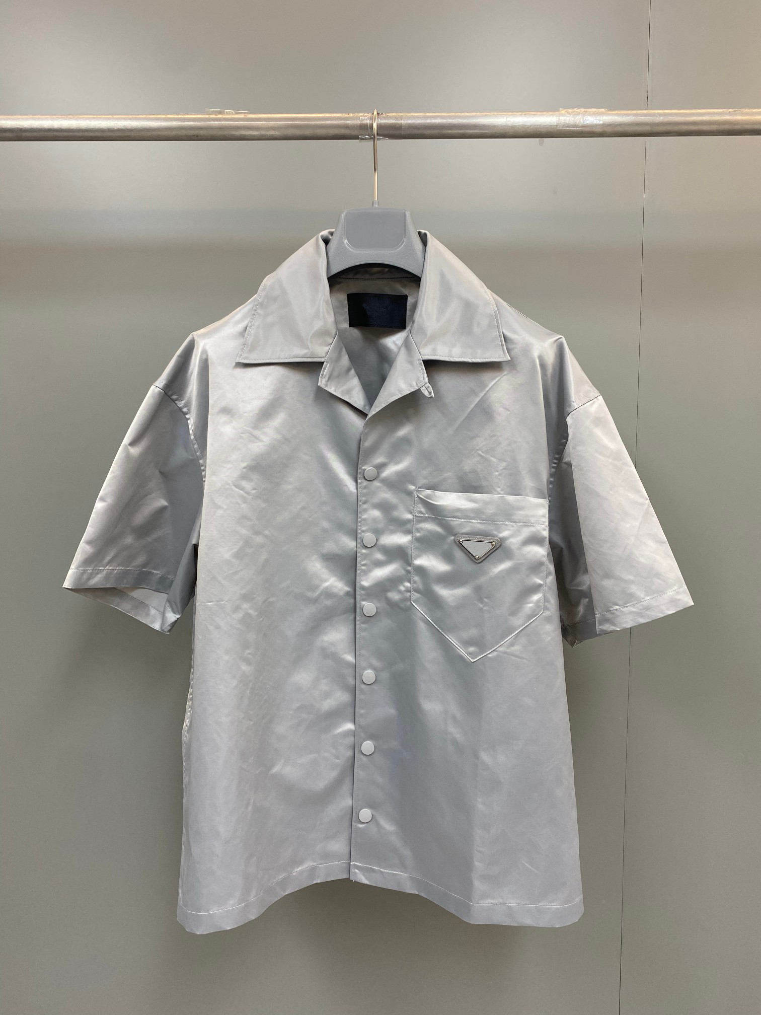 

Summer 2023 designer brand shirts high-quality recycled nylon material fashion single-breasted casual man's shirts, Silver