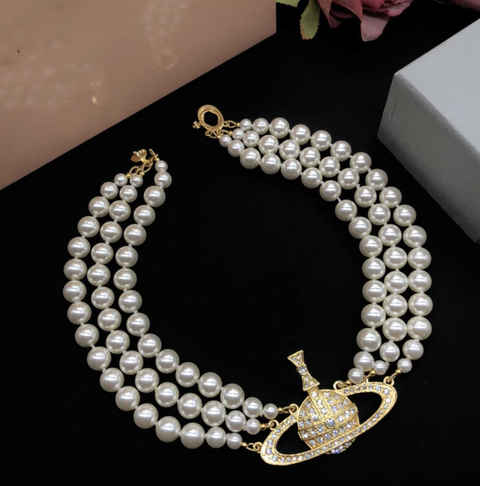 

Pendant Necklaces Designer Letter Vivian Chokers Luxury Women Fashion Jewelry Metal Pearl Necklace cjeweler Westwood Tidal flow design 68ess