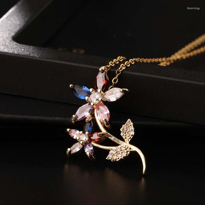 

Pendant Necklaces Exquisite Zirconia Flower Sunflower Copper Chain Necklace Engagement For Women Jewelry Accessories Gift