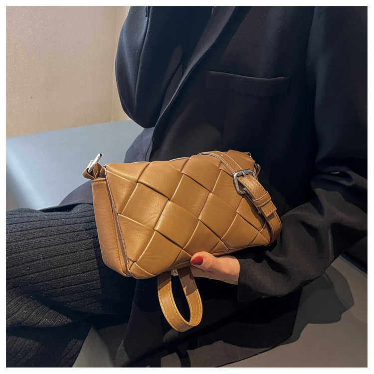 

Personalized Lingge handmade woven bag for women's bag 2023 Soft face fashionable temperament high-end feeling crossbody small square bag, Green8