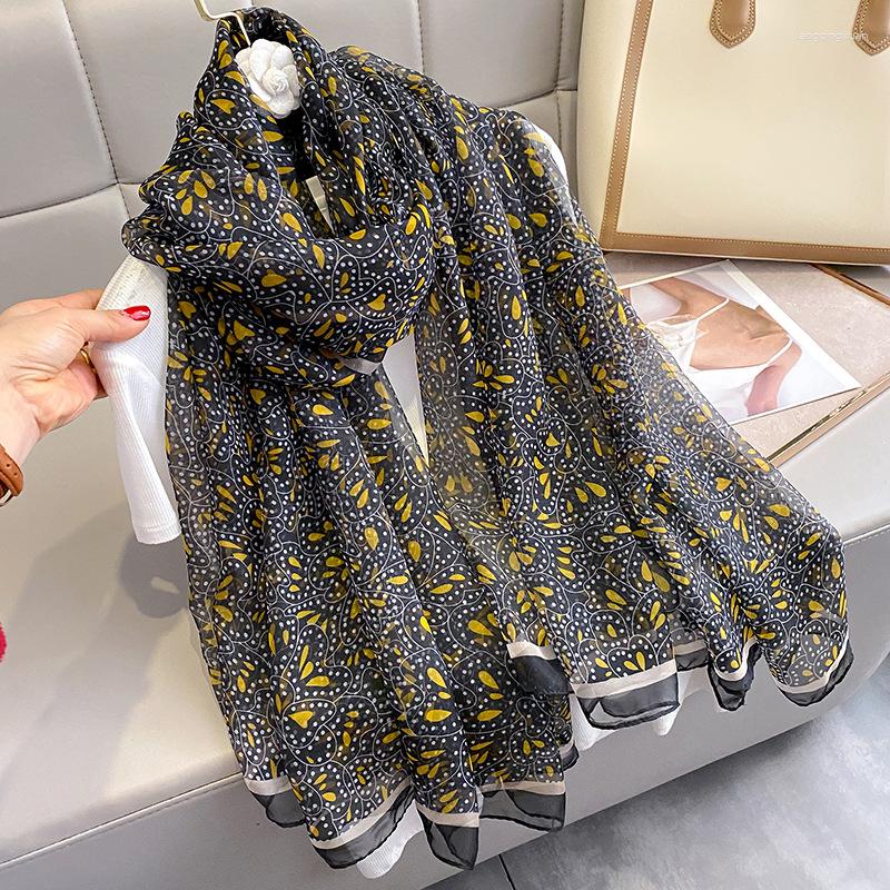 

Scarves Women Fashion Design Scarf Model Summer Sunscreen 180X130CM Shawls For Gift Couple Style Pashmina Silk Hijab