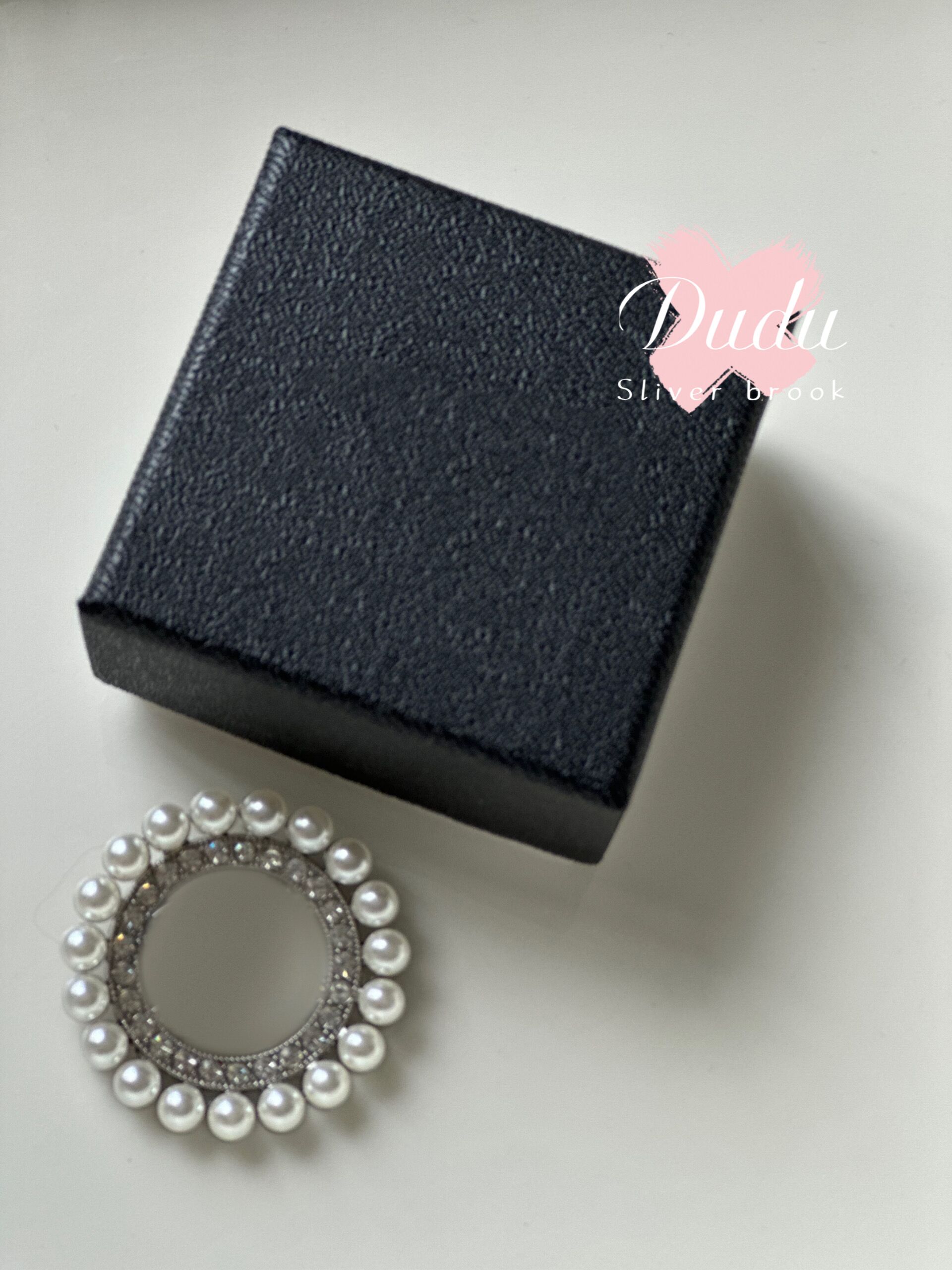 

party favor fashion brooch classical pearls mixed stones breastpin with box circle C party gift