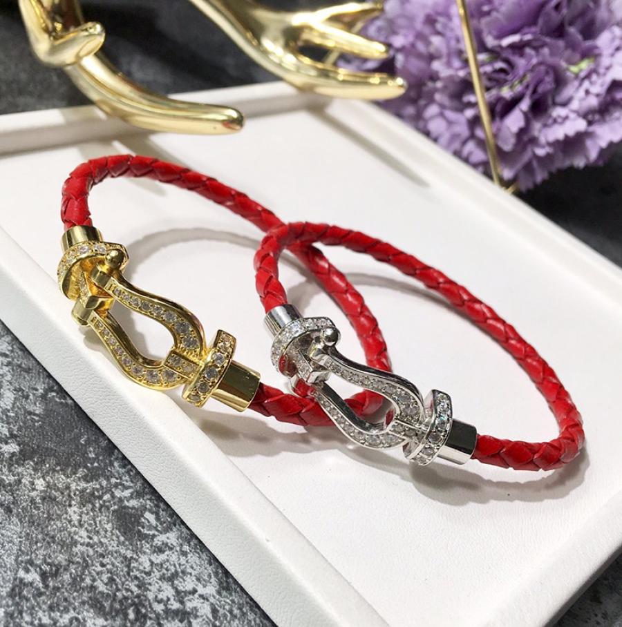 

Horseshoe Zircon Gold Bracelet Magnet Clasp Steel Bracelet Titanium Steel Stainless Minimalist Style Fashion Jewelry for Men4095289