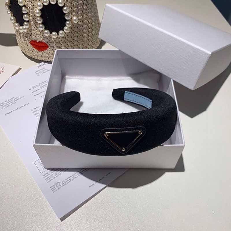

Classic Luxury Triangle Tag Headbands Women Fashion Letter Headband Headdress Party Outdoor Sports BFF Gifts Sports Jewelry