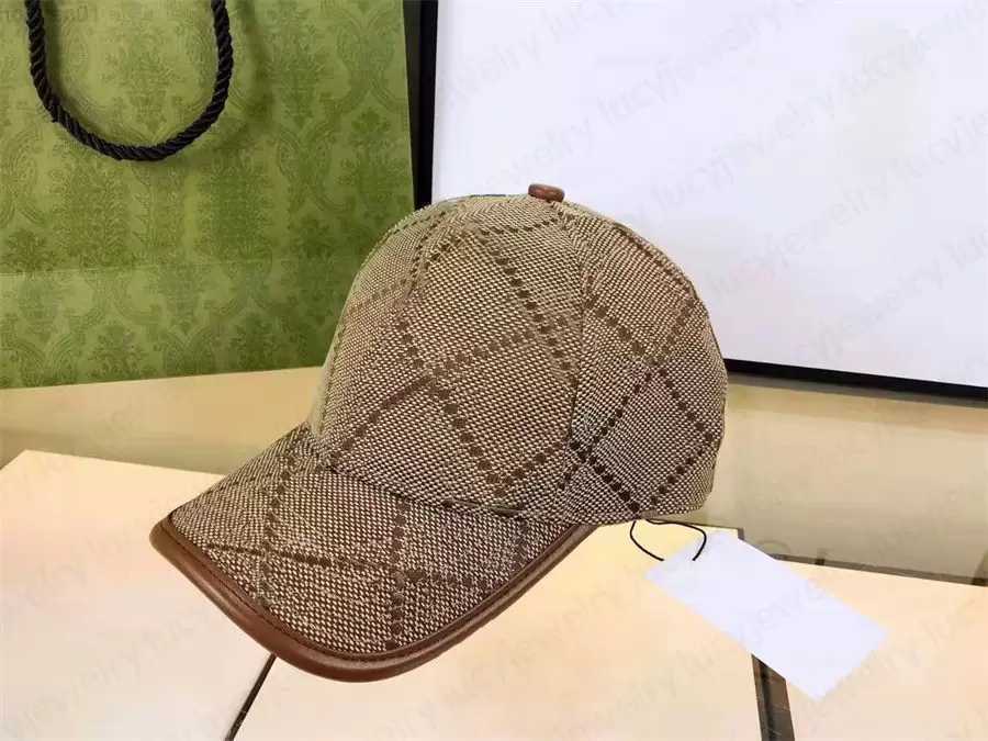 

Designer Luxury Strawberry Baseball Caps Cotton Cactus Classic Letter Ball caps summer Men Women Children Sun Hats Outdoor Adjustable, Black