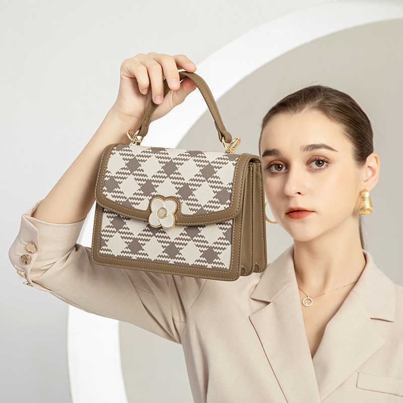 

Genuine leather checked organ bag fashionable small square bag 2023 new autumn and winter portable one shoulder crossbody small bag women's bag, White with khaki