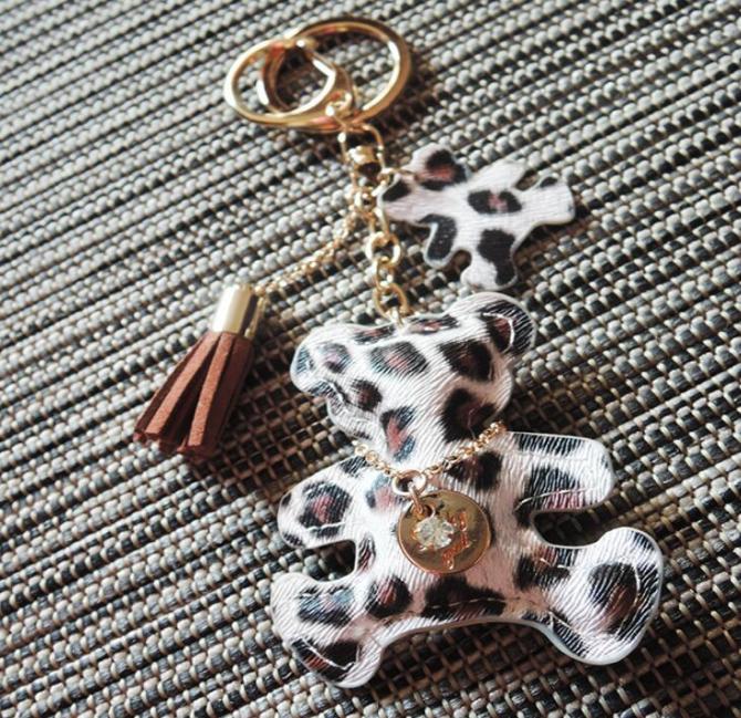

Leopard Teddy Bear Key Chains Keyrings PU Leather Tassel Animal Pendant Bag Charms Key Rings Cute Fashion Car Keychains Jewelry wj4745270