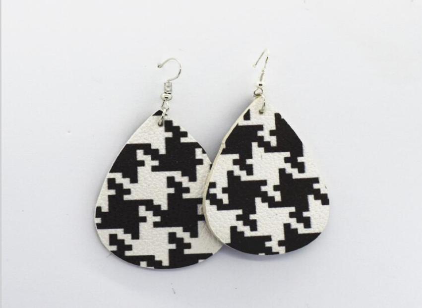 

Beautiful Mixed Styles PU leather Scottish style Plaid leather Drop Earrings Lady Girls Earrings Whole9176712