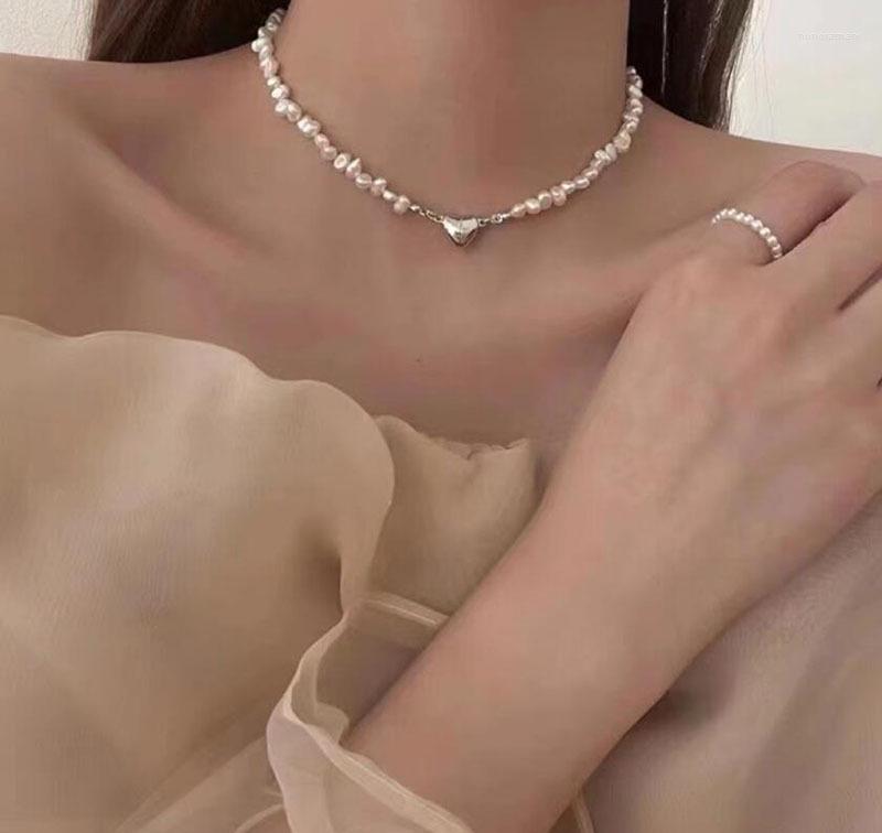 

Chains Shaped Baroque Pearl Necklace Niche Design Sense Of Love Magnet Buckle Beaded Female Wholesale Ins Style
