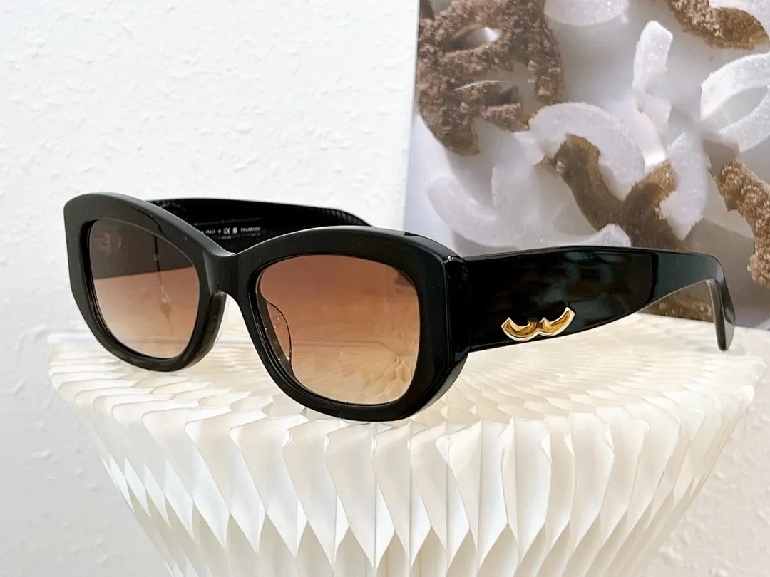 

High Quality Famous Designer Sunglasses Fashionable Classic Retro Luxury Brand Eyewear Trendy Protection Glasses 5493