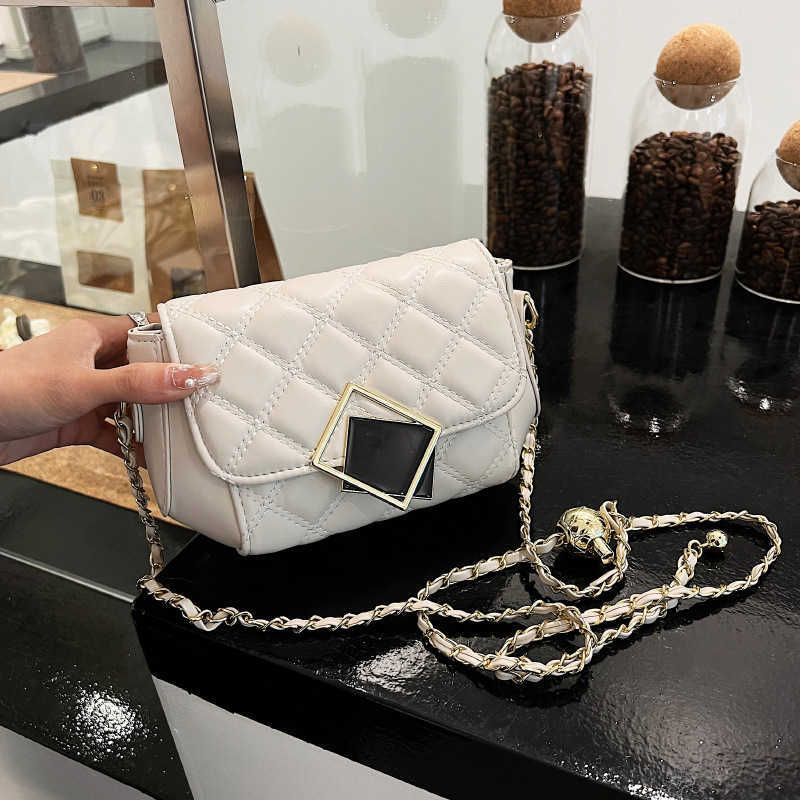 

2023 New Summer Travel Essential Network Red Women's Bag Temperament Lingge Texture Versatile Crossbody Bag, Black5