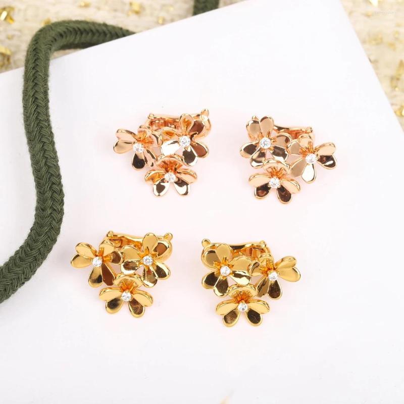 

Stud Earrings 2023 Classic Fashion Brand 925 Sterling Silver Jewelry Rose Sweet Romantic Lucky Clover Party Gift Earclips