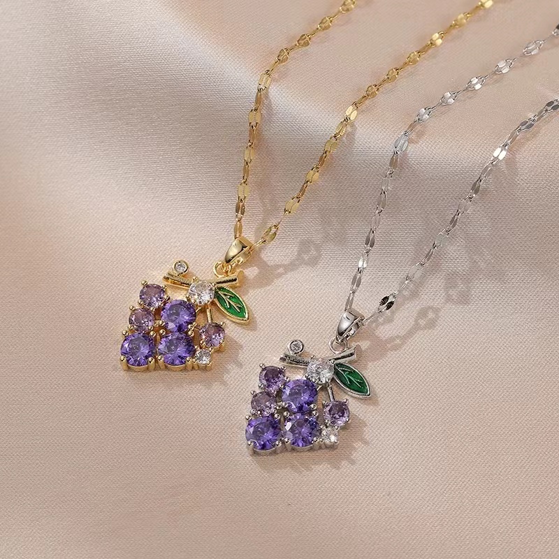 

Necklace Girl's Mid Summer Grape French Zircon Necklace Vintage Hong Kong Style Immortal Temperament Forest Style Titanium Steel Lock Bone Chain