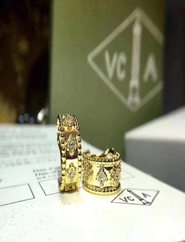 

Designer necklaces for women locket necklaces jewelry the new listing 2020 New fashion modern style elegant Y2T6320467