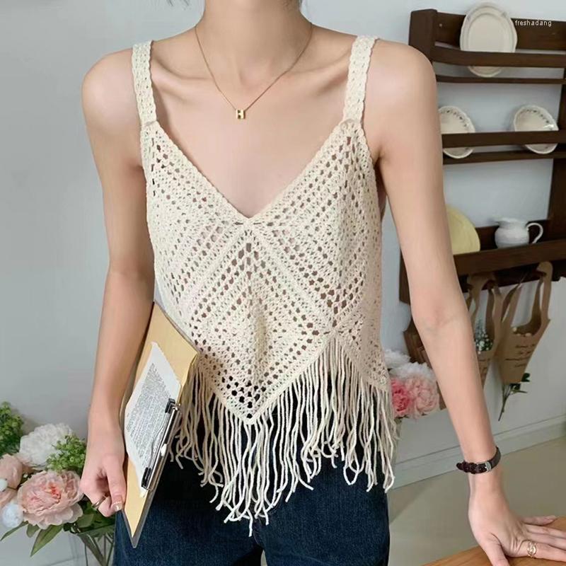 

Women's Tanks Vintage Chic Fashion Women Hollow Out Floral Embroidery Sleeveless Bohemian Knitted Cotton Tops Beach Tassel Boho Camis, Picture shown