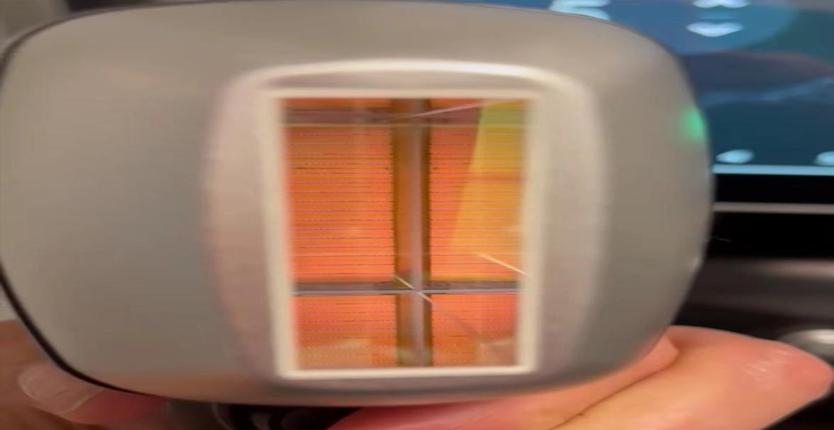 

The laser hair removal machine part one handle 1600W 15 40mm8561197