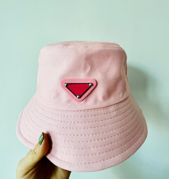 

High-end Inverted Triangle Metal Label Bucket Hat Men's and Women's Same Sun Protection Sun Shade Casual All-Match Soft Top Sun Hat
