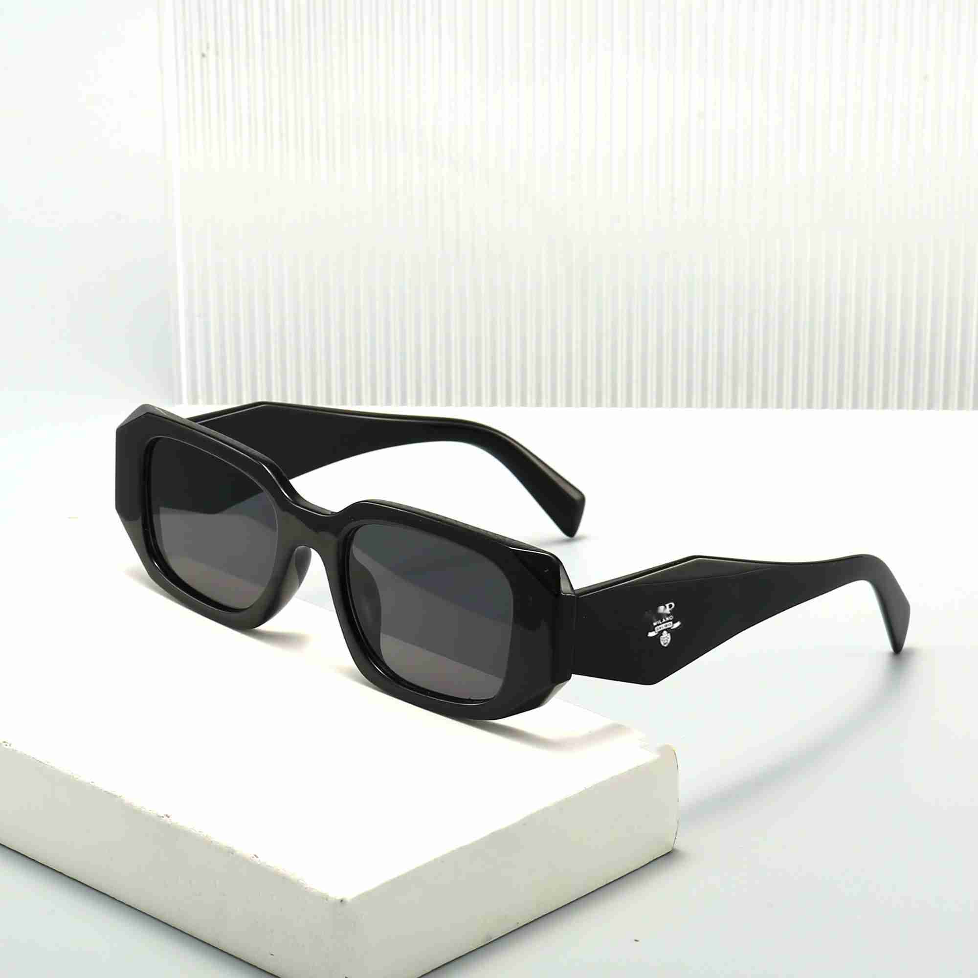 

Designer Sunglasses Luxury Eyeglasses Goggle Outdoor Beach Sun Glasses For Man Woman 13 Colors Optional Triangular signature
