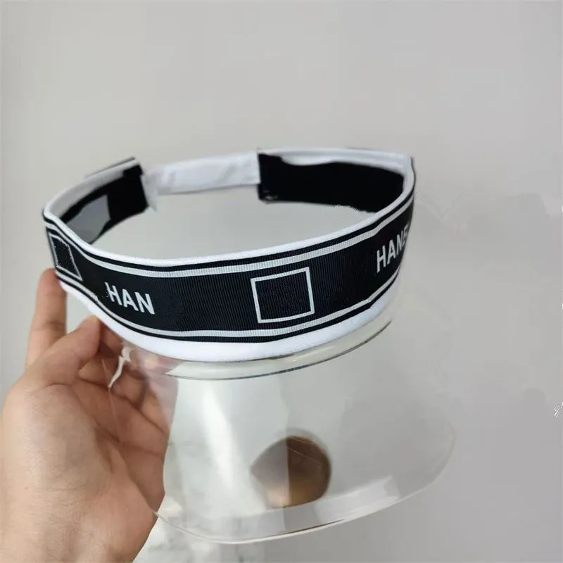 

Enjoy the Sun in Style with Dunhuang Network's Chic and Minimalist Beach Accessories, Black