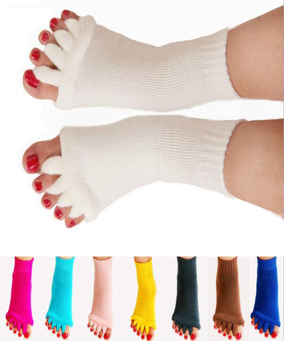 

1 pair of fivetoed separator socks hallux valgus corrector thumb capsule adjuster foot care orthopedic correction socks8668976, White