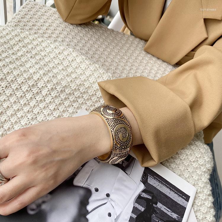

Bangle Ethnic Metal Carved Wide Bangles Tibetan Gold Color Vintage Retro Tribal Bracelet Cuff For WomenBangle Raym22