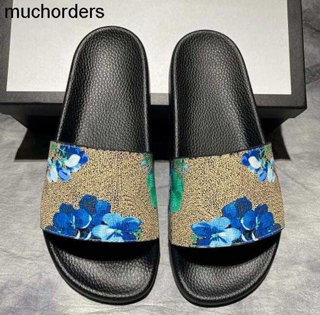 

Designer slippers for men and women with modified flower slippers snake-shaped anti-slip summer sexy wide flat-bottomed outdoor beach sandals slippers with box., White