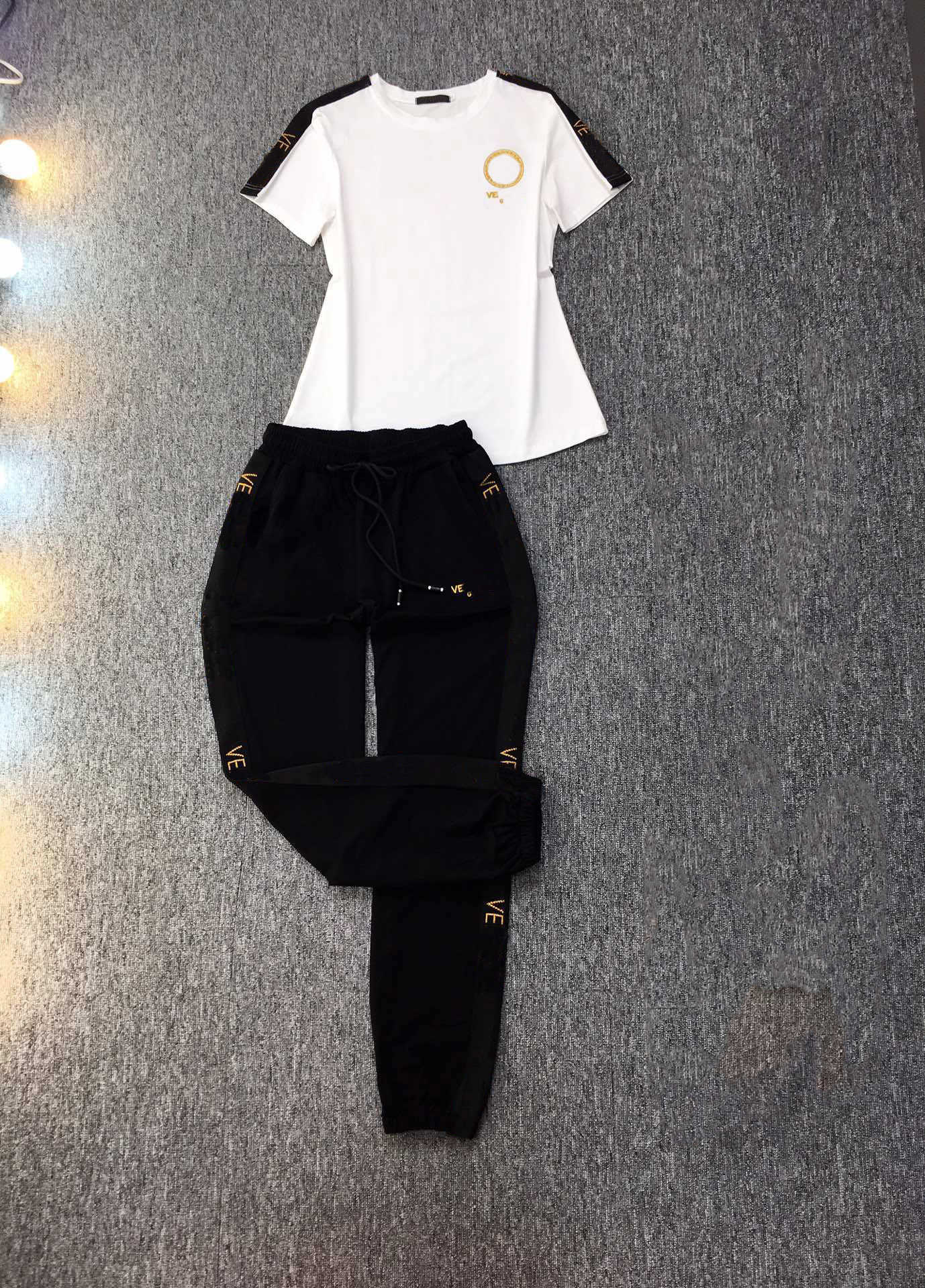

Women Slim-fitting Two Piece Pants Yellow Letter Portrait Shoulder Straps Short-sleeved T-shirt Elasticated Letters Pockets Casual Pant Two-piece Set 55