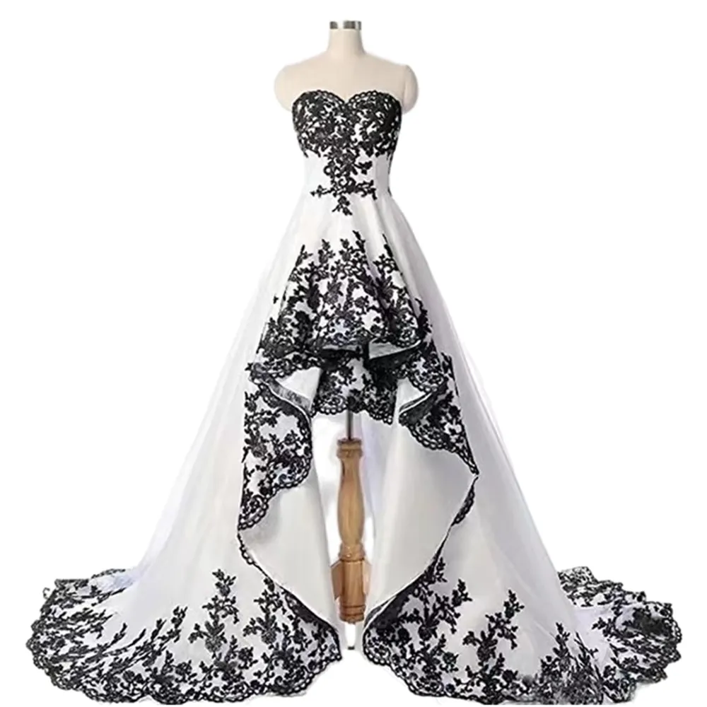

Black And White Gothic Wedding Dress High Bow A-Line Bridal Gowns Short Front Long Back Lace Appliques Satin Country Vestidos De Novia Back Corset