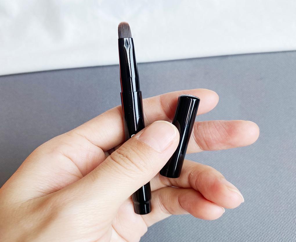 

CC PINCEAU LEVRES Lip Makeup Brush Perfect Lipstick Blender Applicator Beauty Cosmetics Tools5155449